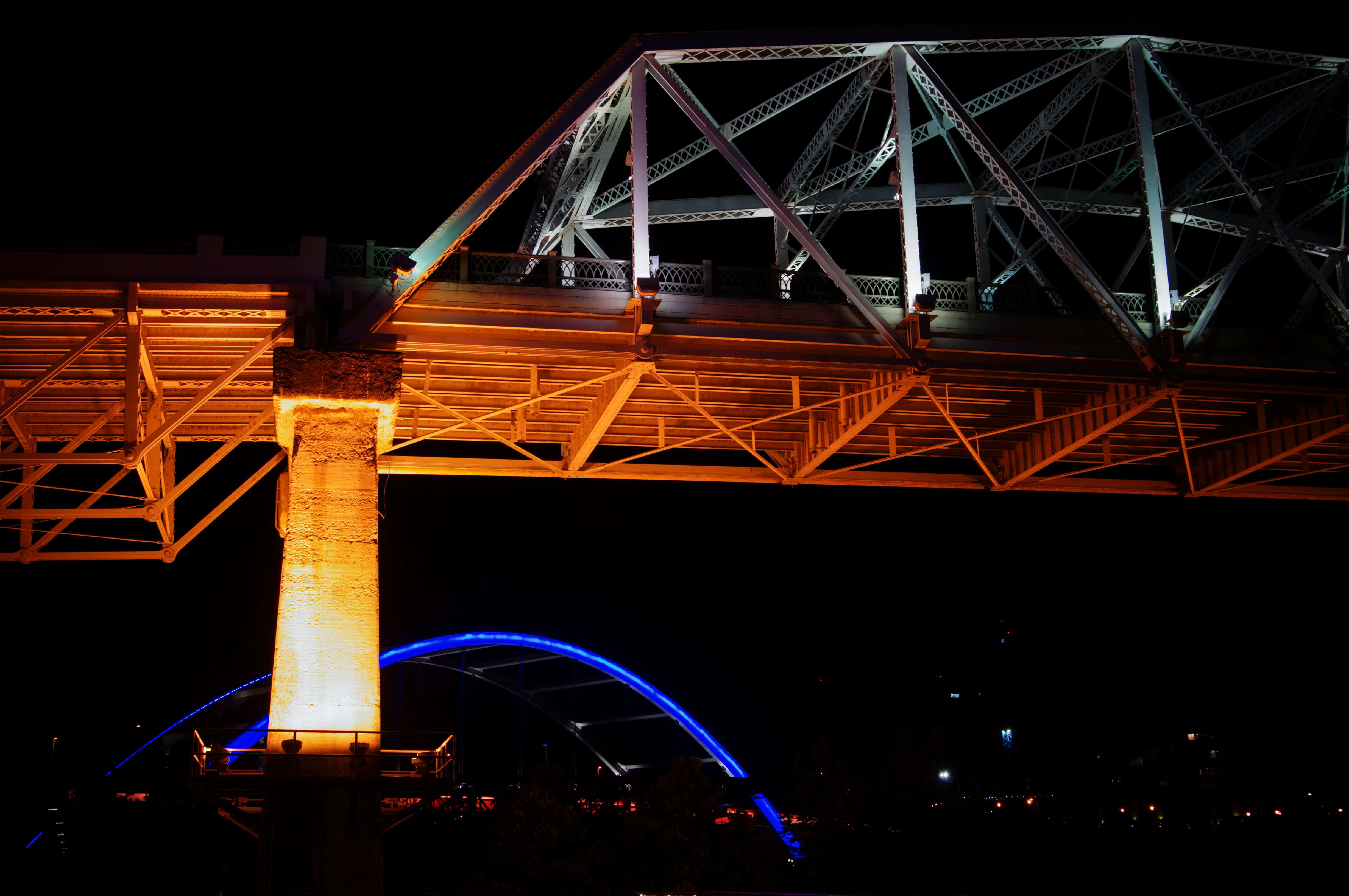 Pedestrian bridge and Gateway bridge